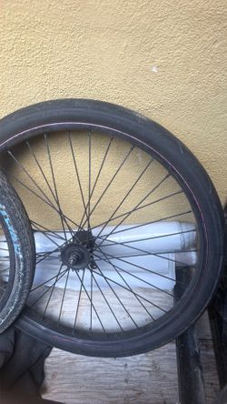10$ for bike flat tire rims for a bike
