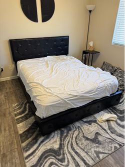 Queen Bedframe