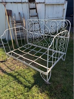 Metal/Iron Scroll Day Bed/Love Seat - 55” x36”x42”H - Great potential!
