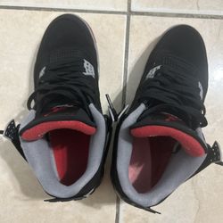 Jordan 4 Size 9.5