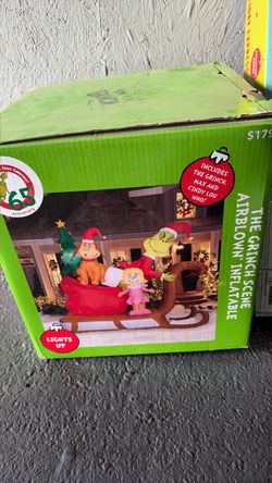 Grinch’s train and inflatable