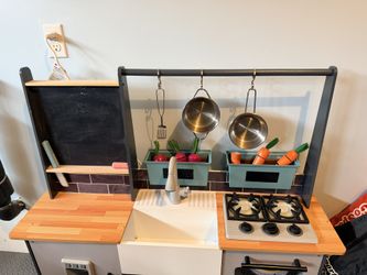 Play kitchen -Fully Loaded
