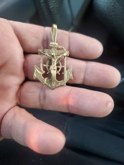 Is 14 carrot gold Is sailor anchor crucifix