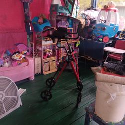 Upright Rollater Walker With Arm Rests & Hand Brakes