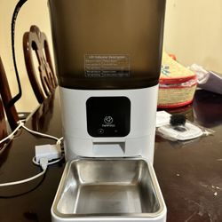 Automatic Cat Feeder