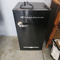 Mini Fridge In Perfect Condition 