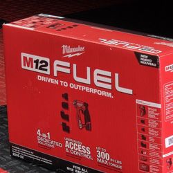 Brand New MILWAUKEE M12 FUEL 12V Lithium-lon Brushless Cordless 4-in-1 Installation 3/8 in. Drill Driver Kit with 4-Tool Heads