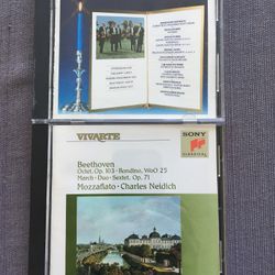 High End Classical Chamber Music Wind Ensembles lot of 2 CDs new/excellent conditions.  Ensemble Wien-Berlin Concert a' la Carte plays Schubert, Dvora