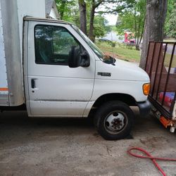 2003 E-350 SuperDuty Box Truck