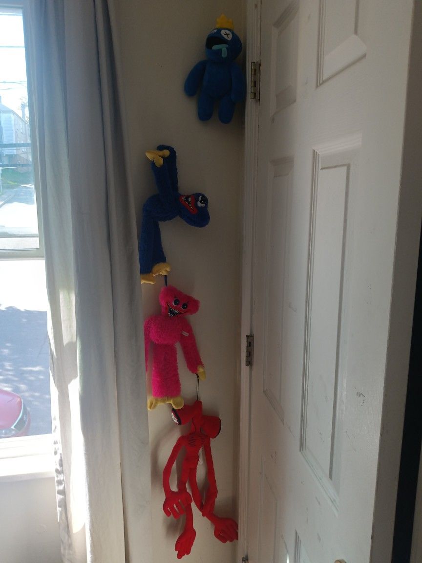 Cartoon , Gaming , Siren Head And Blue And Huggy Wuggy Characters Plushies