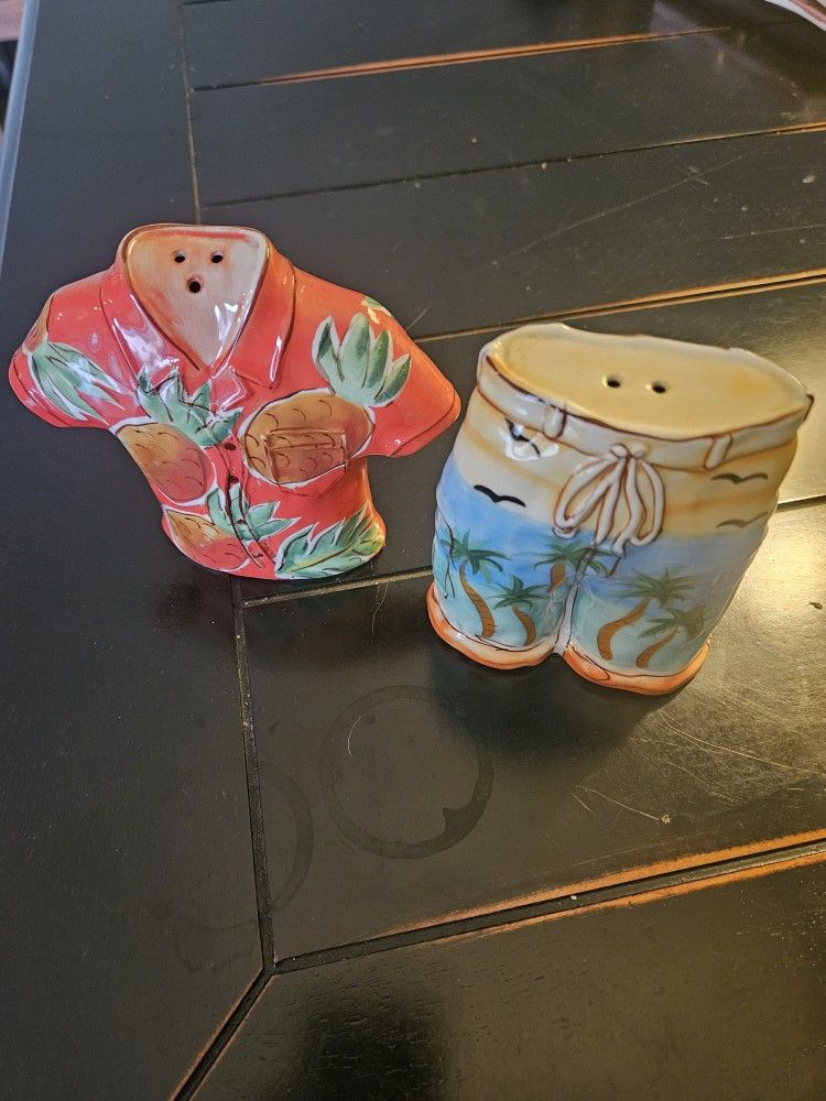Ceramic Pant And Shirt Salt And Pepper Shakers
