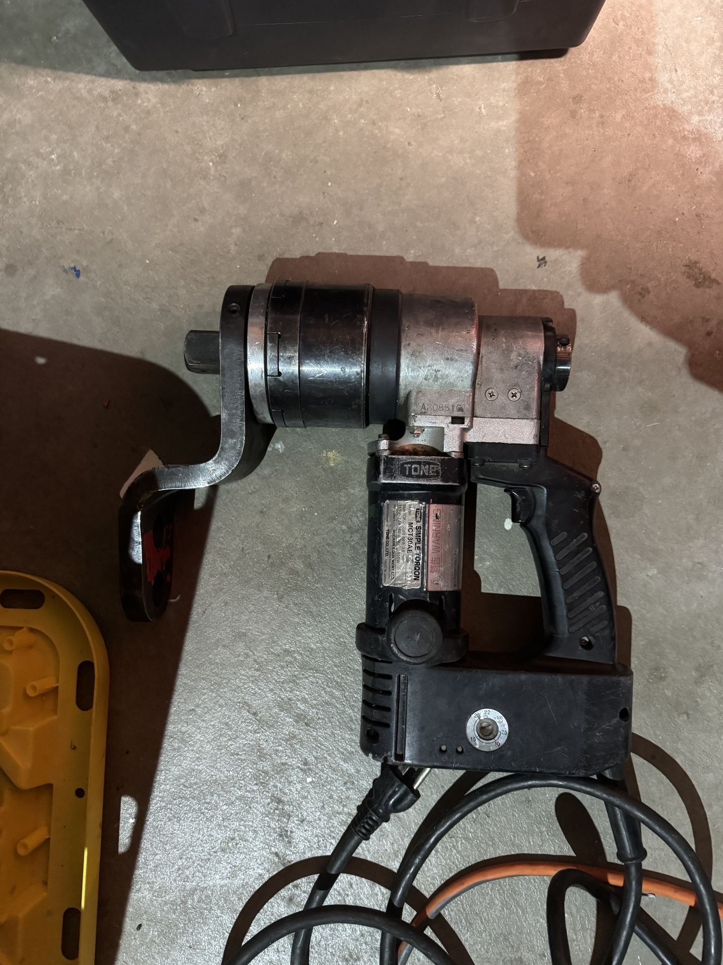 Tone Turn of the Nut Wrench