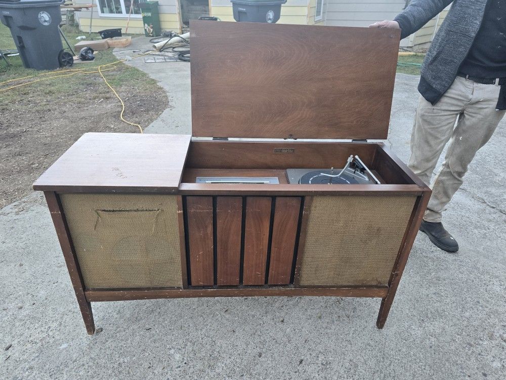 Bradford Console Record Stereo