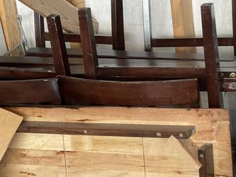 Wood Table And 4  Chairs $40 Good Condition Has Few Scratches On Top Of Table  Please Pick Up