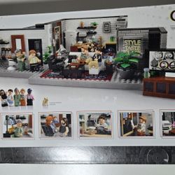 Queer Eye THE FAB FIVE LOFT Lego Set 10291 (974 pcs)