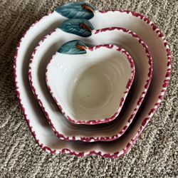 Vintage Apple Nesting Bowl Set