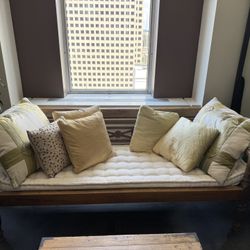 Wood Daybed with Cushion 