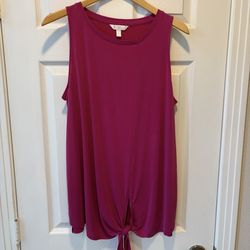 Set of 2 women’s size Large Tank Tops - clothes - Simi valley