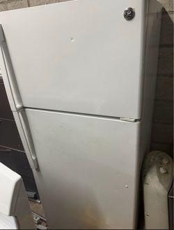 Stove and fridge set