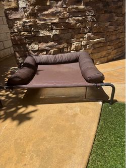 Raised dog bed