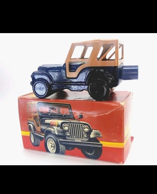 Avon Jeep Renegade Decanter Bottle Sure Winner Bracing Lotion 3 oz. FULL-NIB