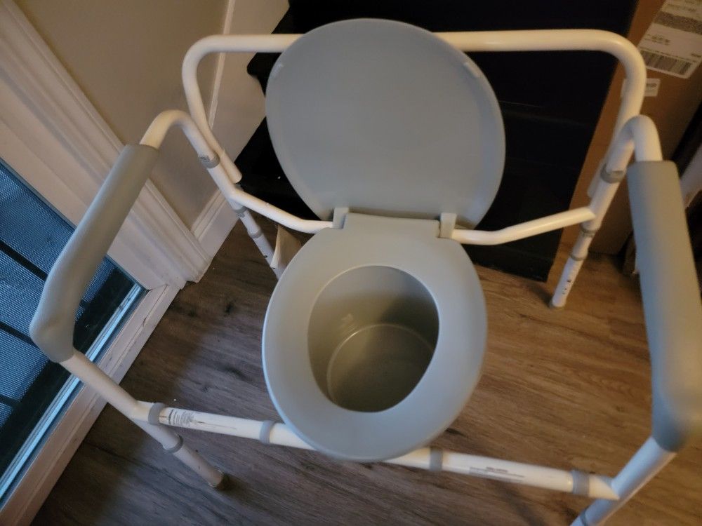 Brand new Heavy-Duty Bariatric Commode