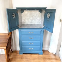 Bassett / Chest / Coffee Bar / Credenza / Solid Wood