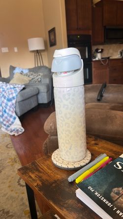 Cirkul Water Bottle with LifeSip Lid