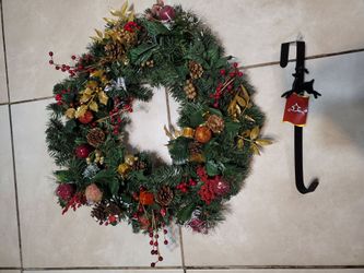 Christmas Wreath & Wreath Hanger