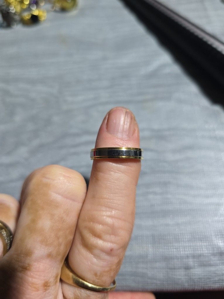 Women's Size 7 Titanium Wedding Ring
