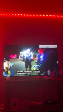 Flat Screen TV with Thin Bezel
