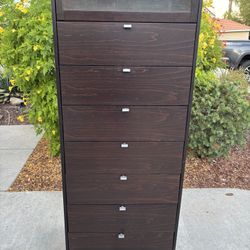 Modern 8 Drawer Dresser Chest of Drawers Furniture Great Condition 