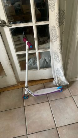 Girls scooter