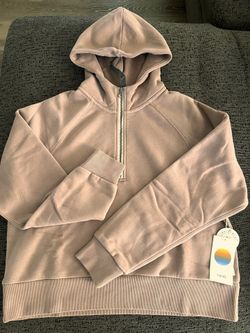 NWT Women’s Vuori Half Zip Hoodie (M)