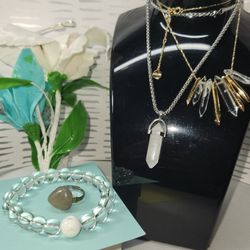 #2237, GORGEOUS NATURAL CUARTZ NECKLACES & RING   LOT, & GLASS BRACELET