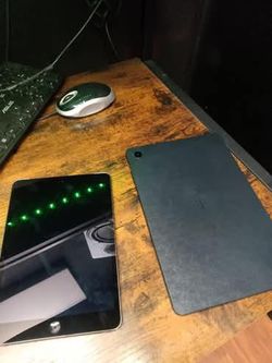 Apple iPad Mini & T-Mobile Notebook