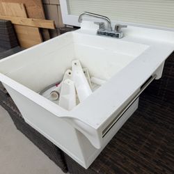 Portable Utility Sink With Faucet