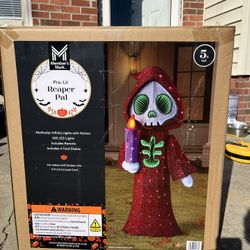 Member’s Mark Pre Lit Reaper Pal