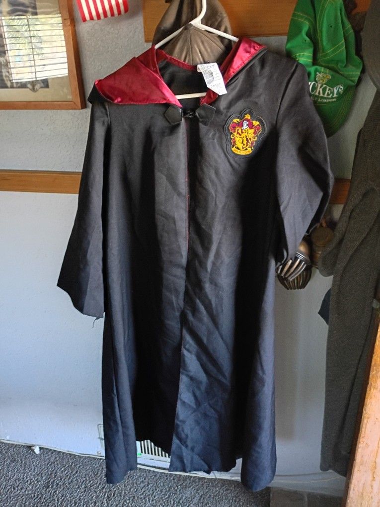 Gryffindor Robe (Size L 10 -12)