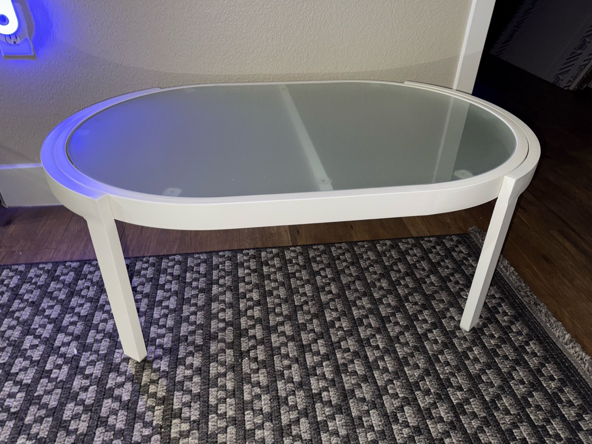 Brand New Christopher Knight Home Lula Oval Coffee Table Frosted Glass Top White Aluminum Weather Resistant