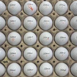 30 Titleist Velocity Golf Balls 4/3a Lot A70