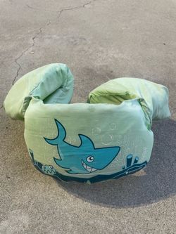 Infant/toddler floatie vest