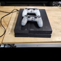 Ps4 With 2 Controllers 