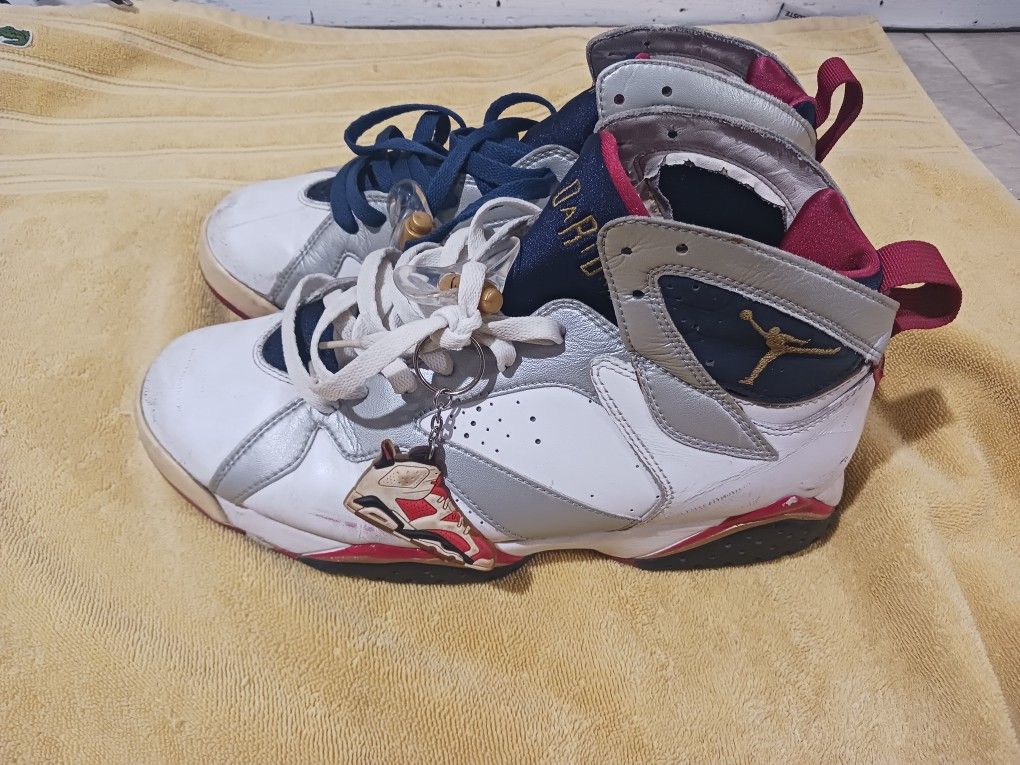 80 $ JORDAN OLIMPIC 7 RETRO SIZE 9
