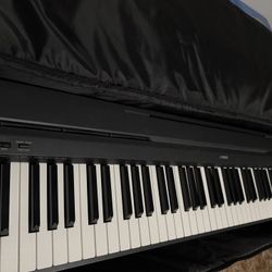 Yamaha Piano 88 keys  With Case