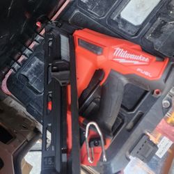 Milwaukee cordless nail gun