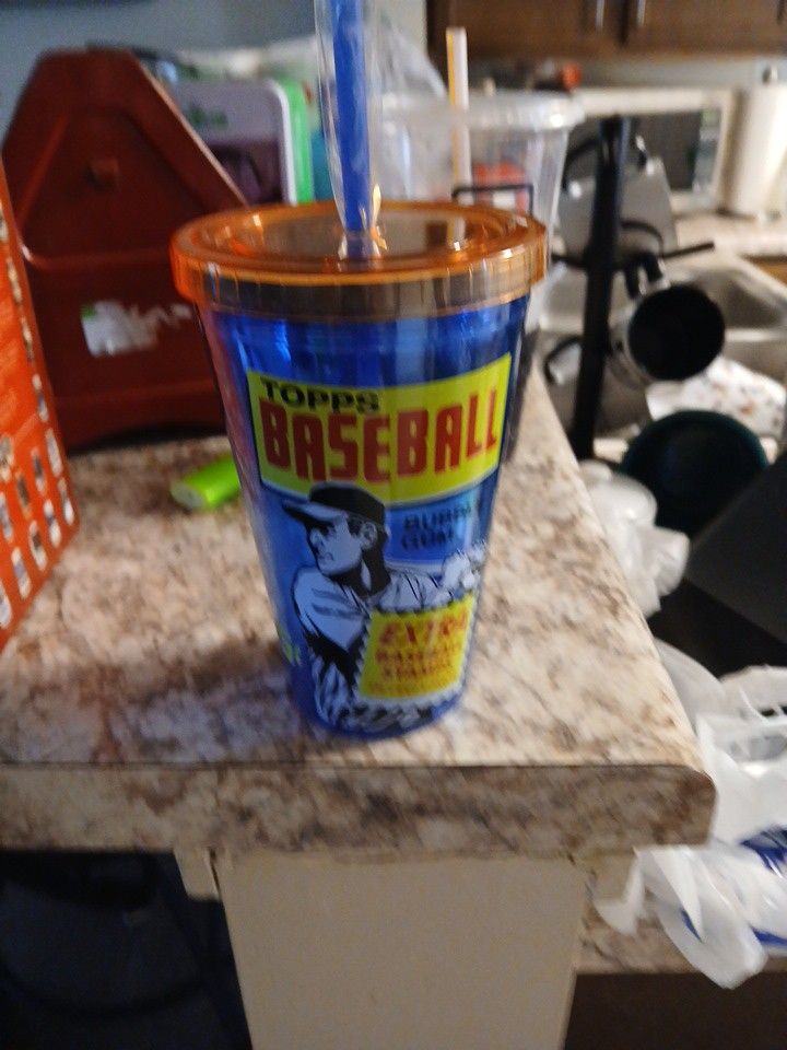 TOPPS Baseball Card Style 16oz Double Wall Arylic Tumbler. Vintage w/Straw