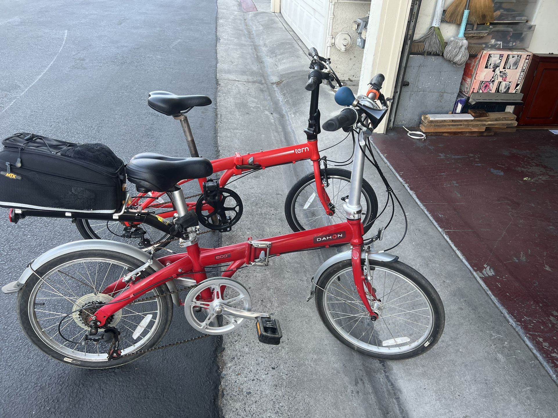 PLEASE READ DESCRIPTION 2 Red modern 20” Folding Bikes DAHON&TERN 7 Speed $200 EACH