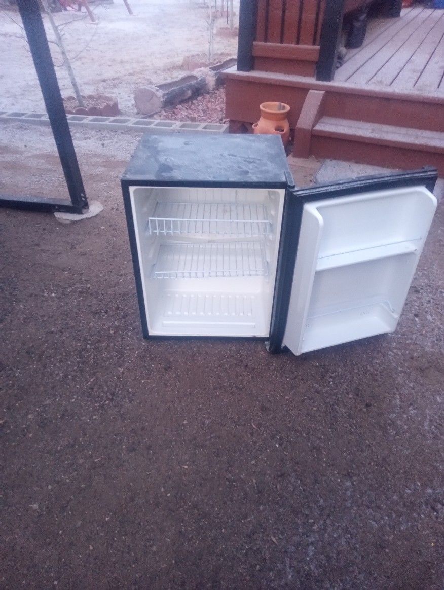 Mini fridge