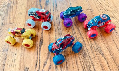 HOT WHEELS MONSTER JAM TRUCK LOT MARVEL COMICS IRON MAN SPIDER CAPT AMERICA PANTHER